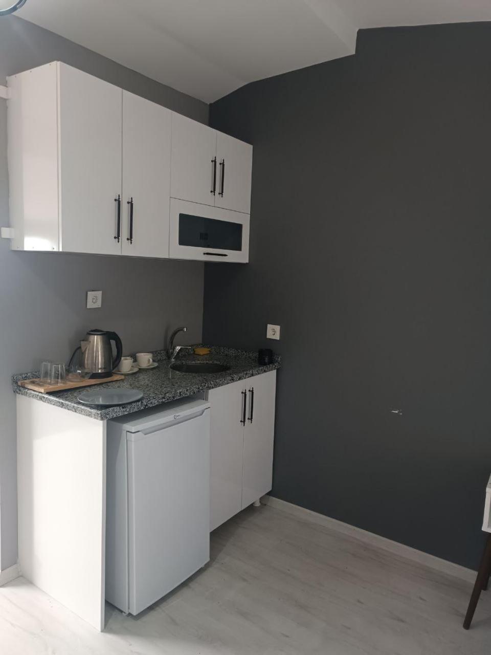 الشقق الفندقية اسطنبولفي  Taksim Street House المظهر الخارجي الصورة